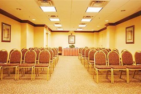 Holiday Inn Express واتربوري المرافق الصورة