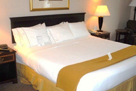 Holiday Inn Express واتربوري المظهر الخارجي الصورة