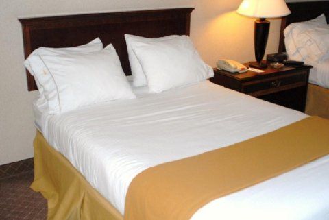 Holiday Inn Express واتربوري المظهر الخارجي الصورة